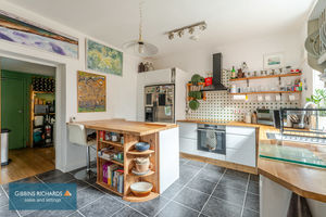 Kitchen- click for photo gallery